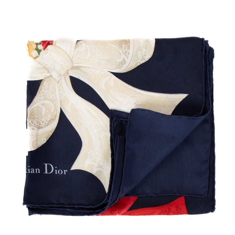 Shop safe online at Labellov in Antwerp, Brussels and Knokke this 100% authentic second hand Christian Dior Blue Flowers Silk Scarf