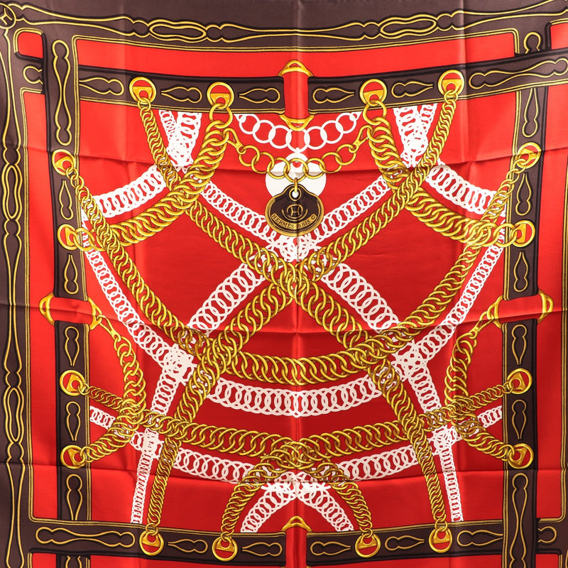 Buy an authentic Hermès Carré Maillons Silk Scarf in excellent condition at Labellov in Antwerp.