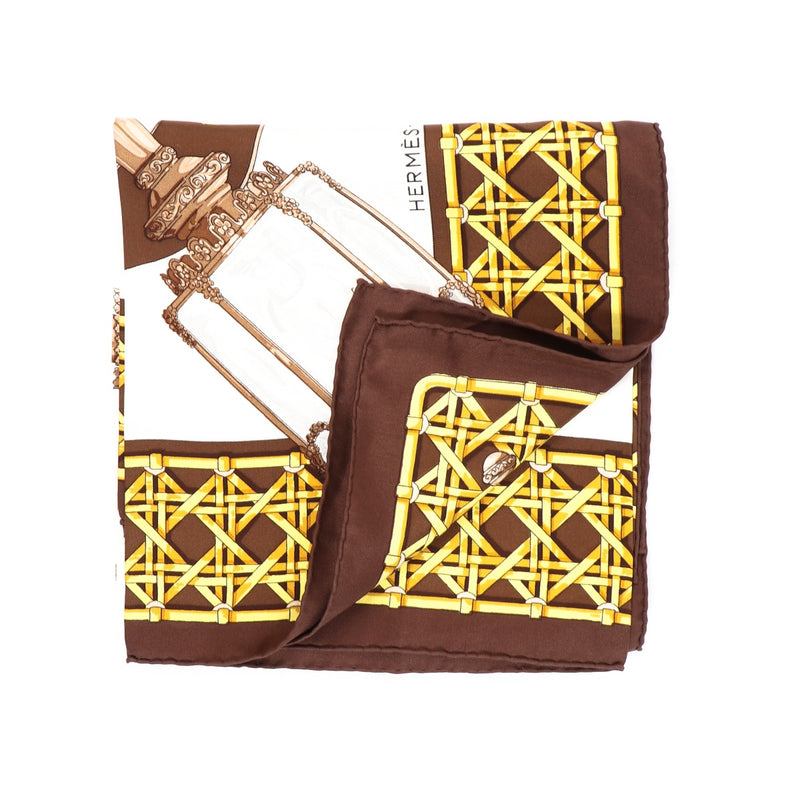 Buy an authentic second-hand Hermès Carré Feux de Route Silk Scarf in very good condition at Labellov in Antwerp.