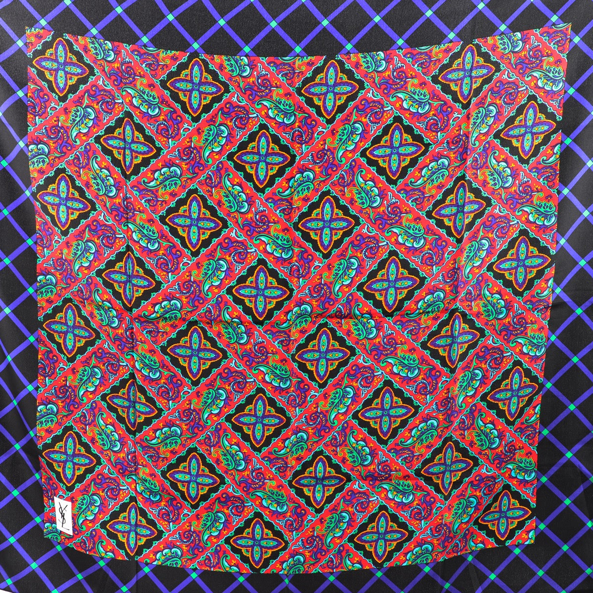 Buy an authentic Saint Laurent Carré Black Multicolor Silk Scarf in very good condition at Labellov in Antwerp.