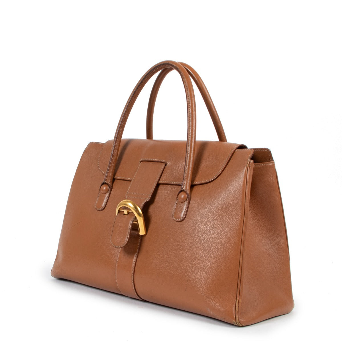 Shop now your favorite 100% authentic Delvaux bags, at Labellov.