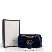 Shop safe online at Labellov in Antwerp this 100% authentic second hand Gucci Mini Blue Velvet Marmont Crossbody Bag