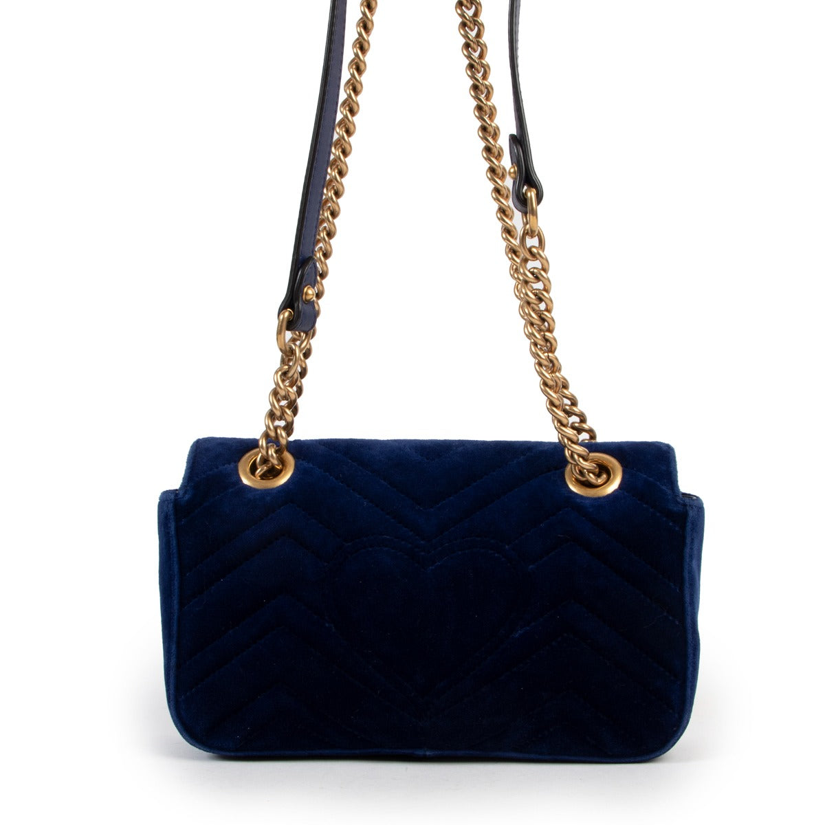 Shop safe online at Labellov in Antwerp this 100% authentic second hand Gucci Mini Blue Velvet Marmont Crossbody Bag