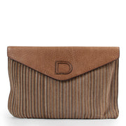Buy online an authentic second hand Delvaux clutch in preloved condition at Labellov in Antwerp.
