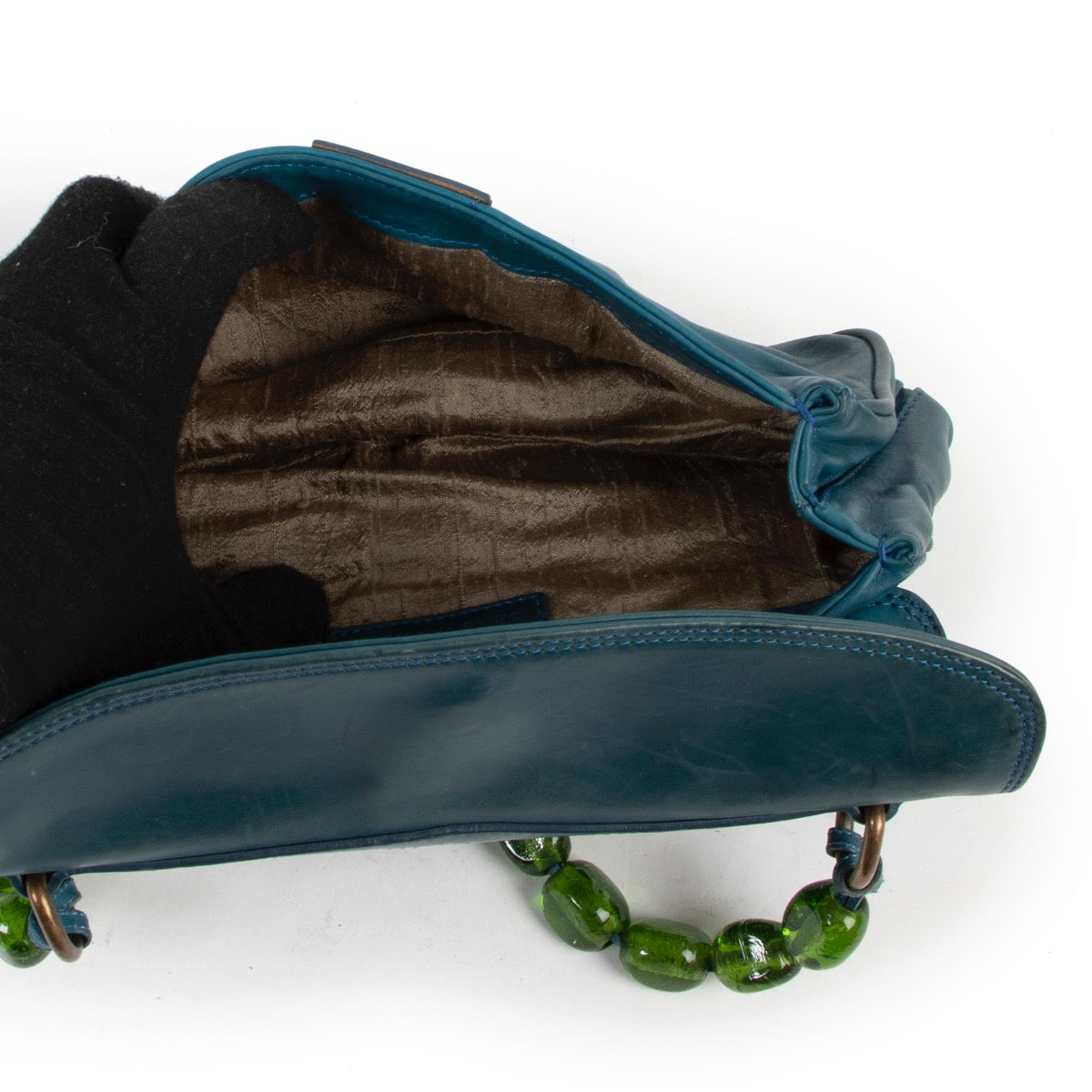 Shop this authentic second hand Dries Van Noten shoulder bag now at Labellov in Antwerp.