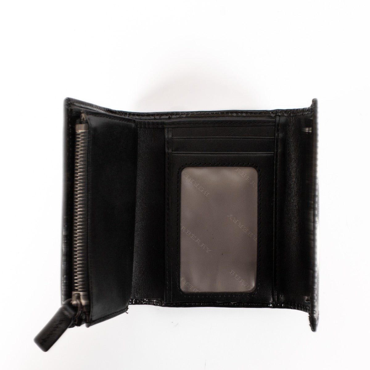 Shop safe online at Labellov in Antwerp, Brussels and Knokke this 100% authentic second hand Burberry Nova Check Wallet