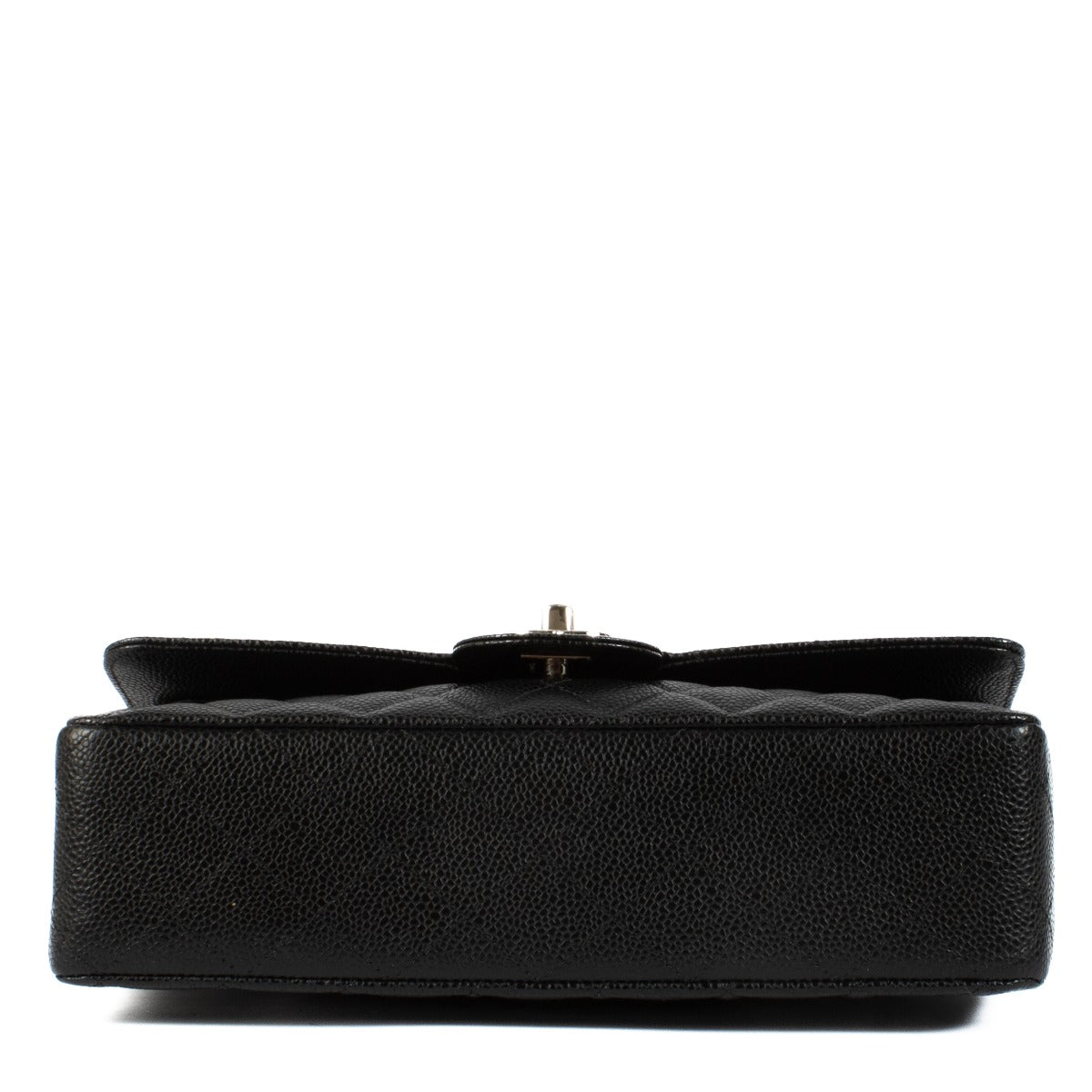 Shop safe online at Labellov in Antwerp, Brussels and Knokke this 100% authentic second hand Chanel Black Caviar Medium Classic Flap Bag