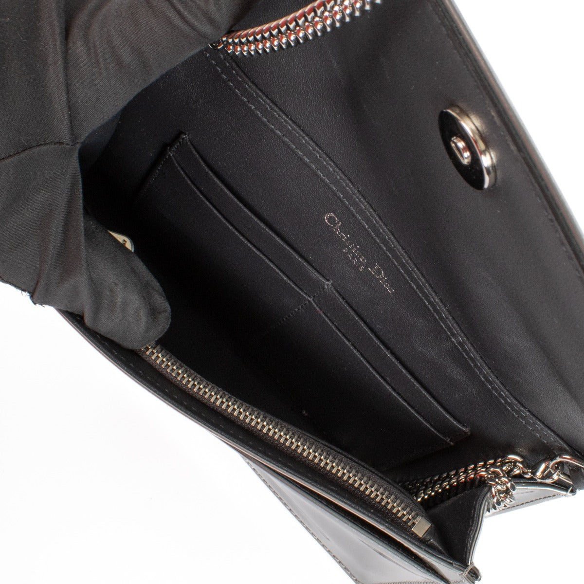 Shop safe online at Labellov in Antwerp, Brussels and Knokke this 100% authentic second hand Christian Dior Silver Leather Micro Cannage Diorama Crossbody Bag