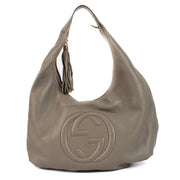 Shop safe online at Labellov in Antwerp, Brussels and Knokke this 100% authentic second hand Gucci Grey Pebbled Leather Soho Hobo Bag