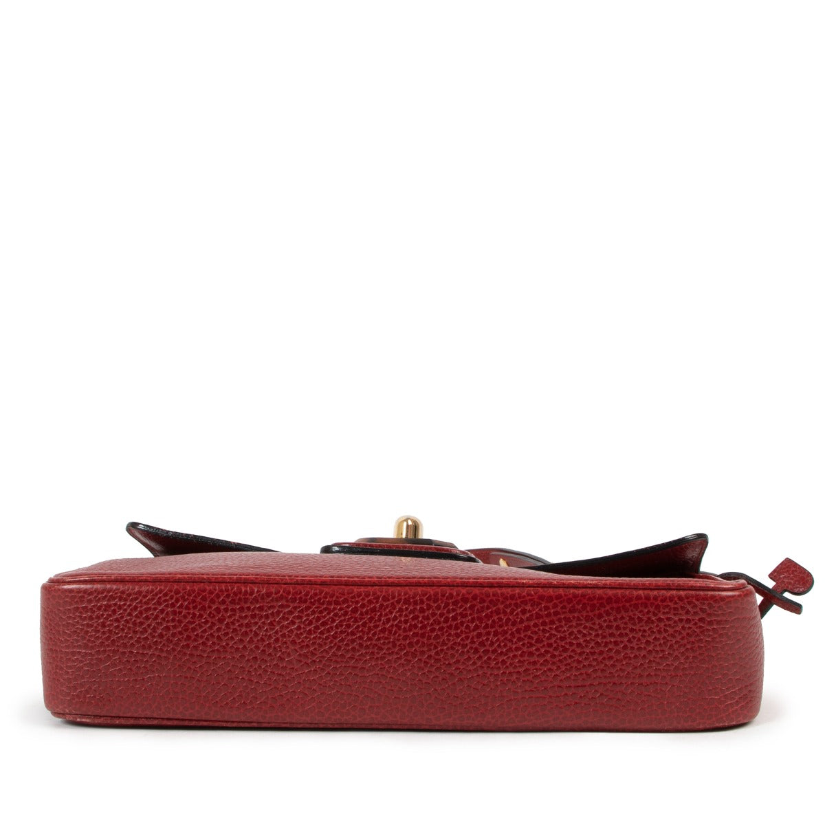 Shop safe online at Labellov in Antwerp this 100% authentic second hand Delvaux Burgundy Pebbled Leather Crossbody