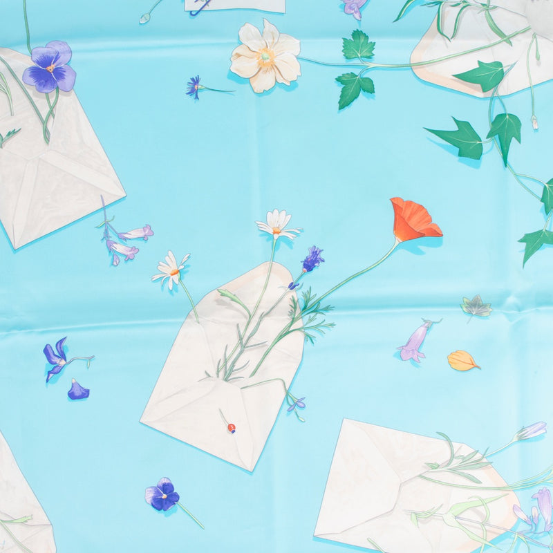 Buy an authentic second hand Hermès Carré 90 Les Fleurs Pour Le Dire Silk Scarf in good condition at Labellov
