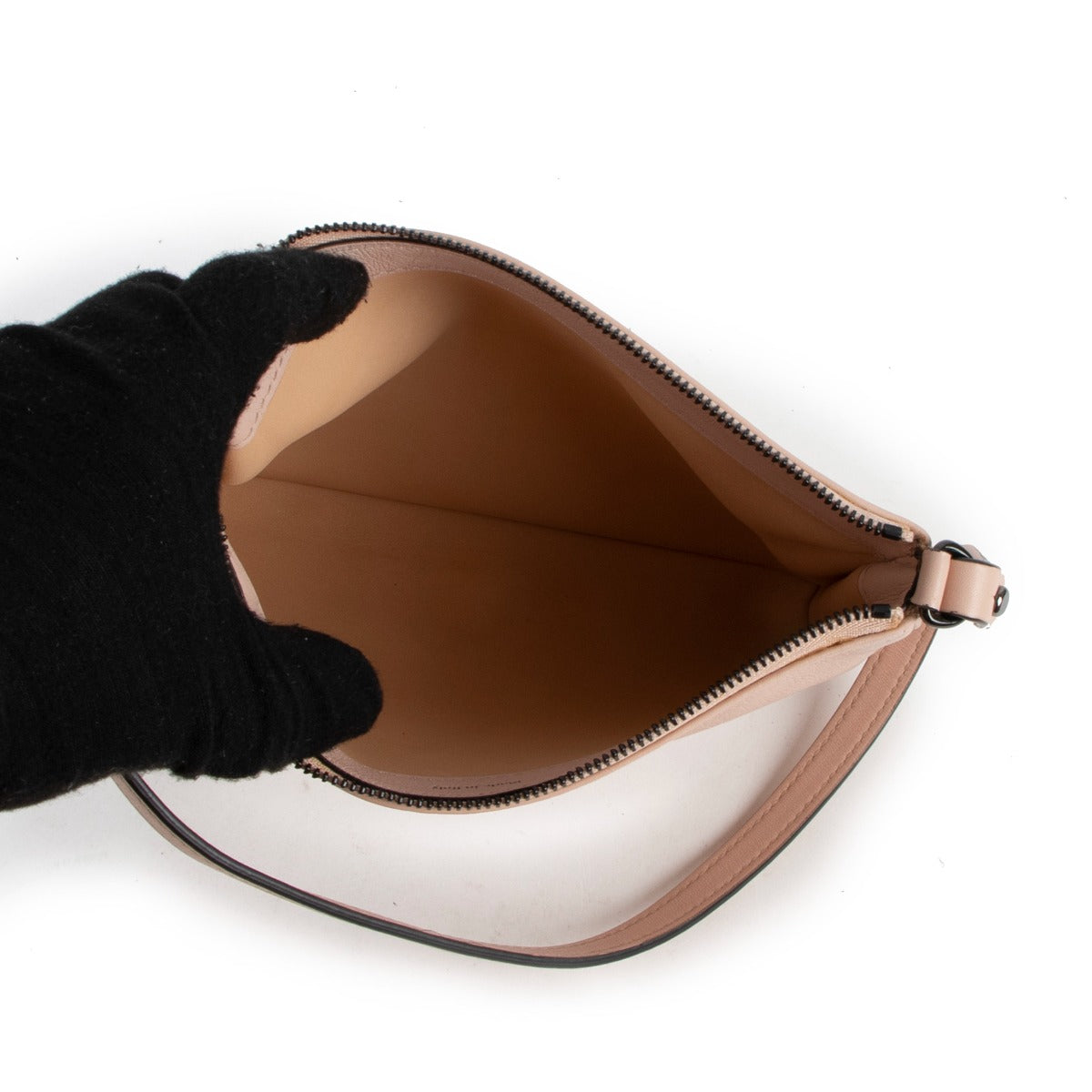 Buy online an authentic second hand Delvaux pink shoulder bag in good condition at Labellov in Antwerp.