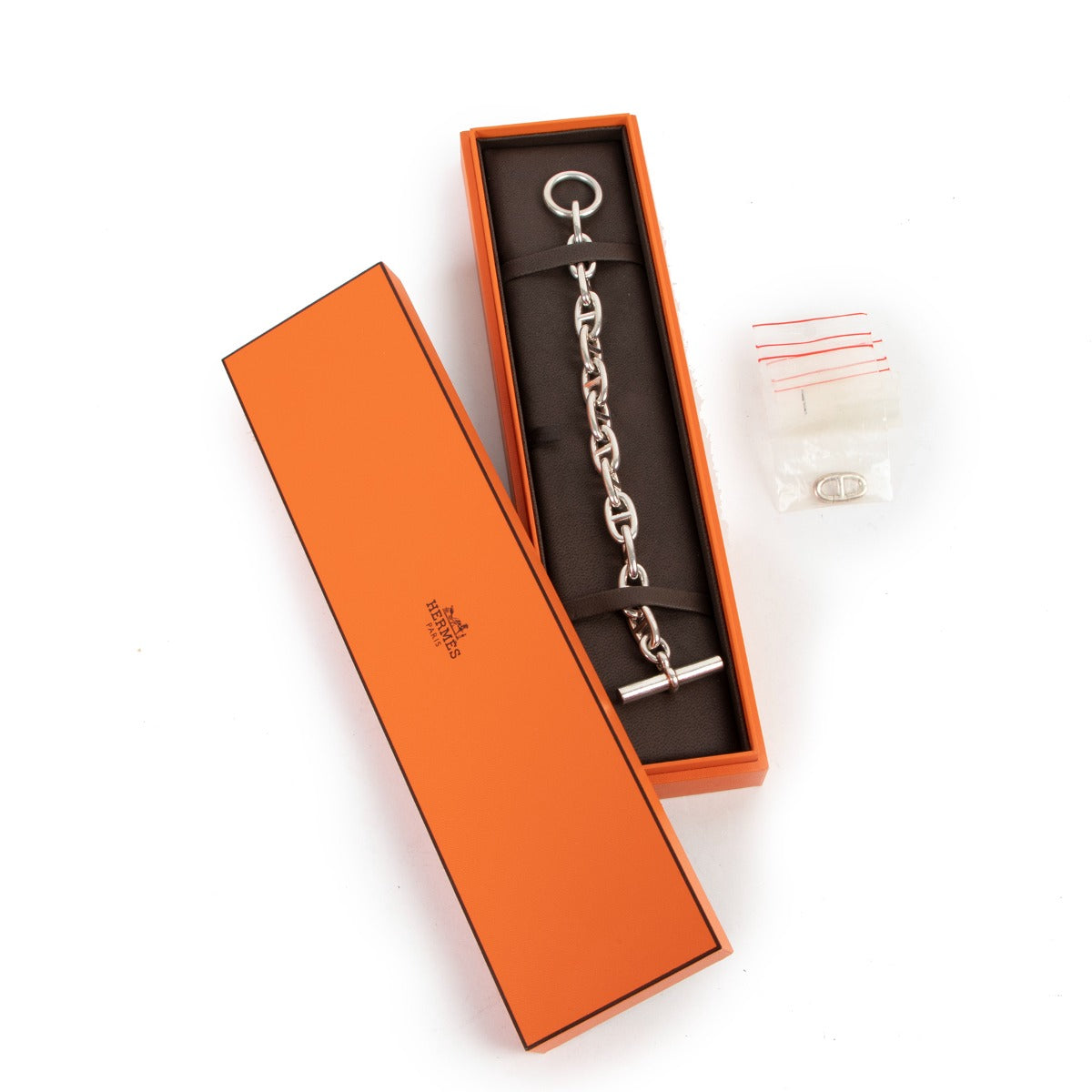 Buy online an authentic second hand Hermès Chaine D'Ancre Silver Bracelet in very good condition at Labellov in Antwerp.