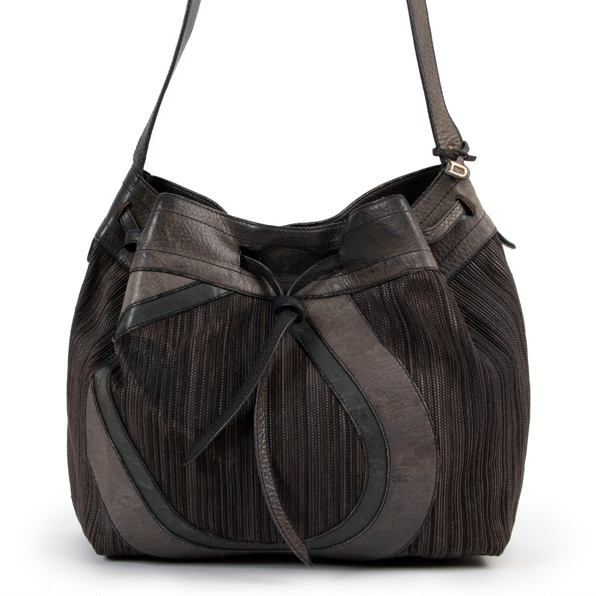 Shop safe online at Labellov in Antwerp this 100% authentic second hand Delvaux Dark Grey Desert Crossbody