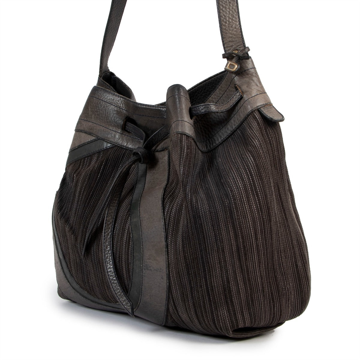 Shop safe online at Labellov in Antwerp this 100% authentic second hand Delvaux Dark Grey Desert Crossbody