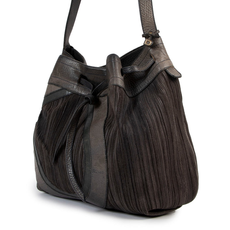 Shop safe online at Labellov in Antwerp this 100% authentic second hand Delvaux Dark Grey Desert Crossbody
