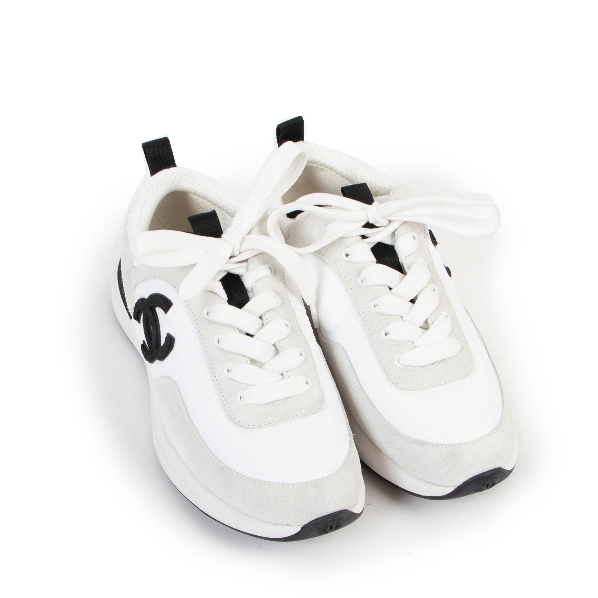 Shop safe online at Labellov in Antwerp this 100% authentic second hand Chanel White Suede and Nylon Sneakers - Size 37,5