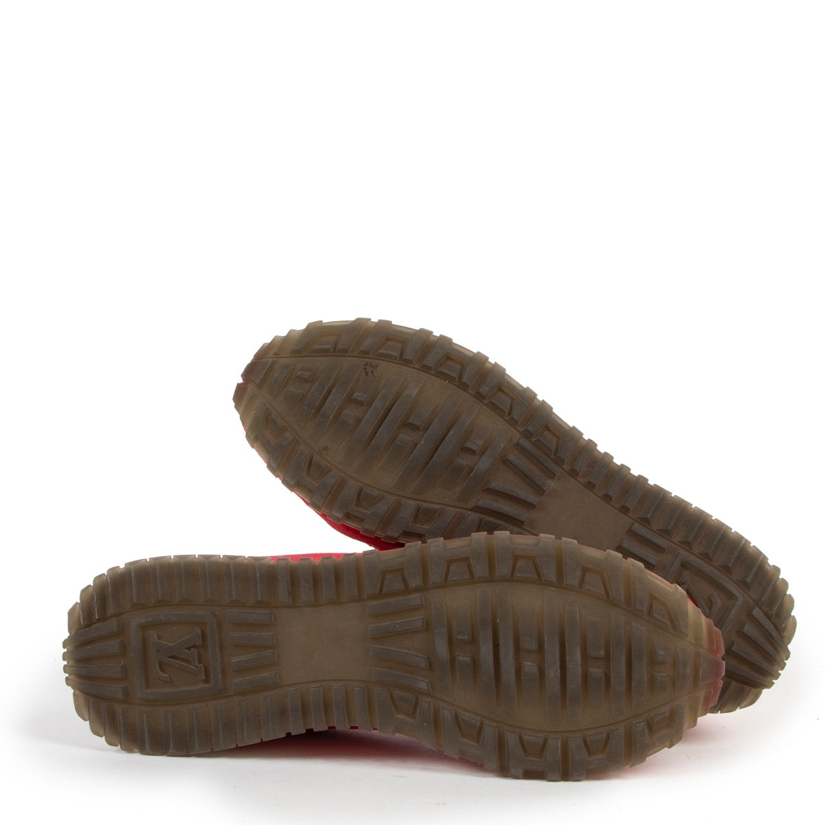 Buy online authentic second hand Louis Vuitton Red Suède Runway Sneakers in very good condition at Labellov in Antwerp.