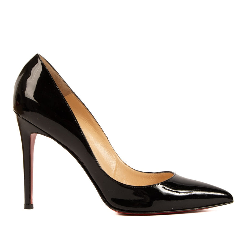 shop safe online at Labellov in Antwerp, Brussels and Knokke these 100% authentic second hand Christian Louboutin Black Patent Calf Picalle 100 Pumps - size 40,5