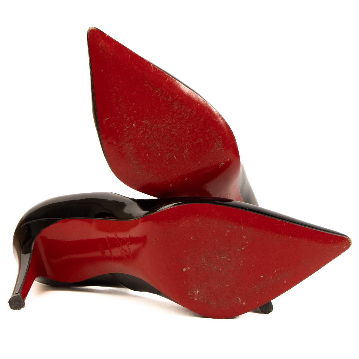 shop safe online at Labellov in Antwerp, Brussels and Knokke these 100% authentic second hand Christian Louboutin Black Patent Calf Picalle 100 Pumps - size 40,5