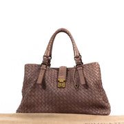 Buy an authentic Bottega Veneta Taupe Medium Roma Intrecciato Handbag at Labellov in Antwerp.
