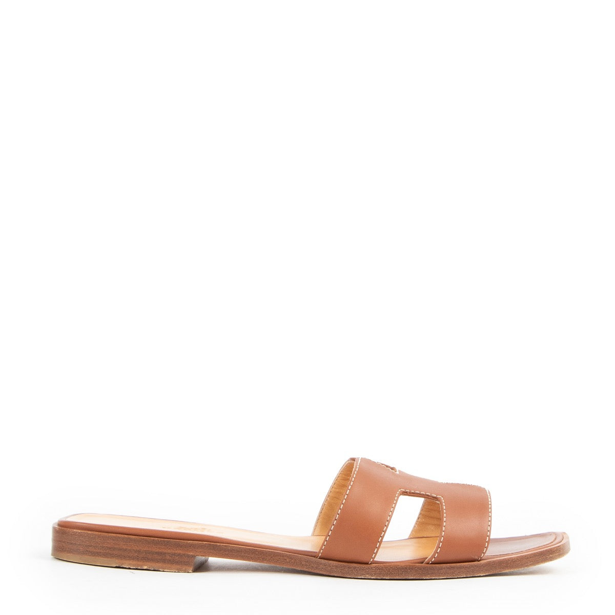 Buy online authentic second hand Hermès Brown Oran Sandals in good condition at Labellov in Antwerp.
