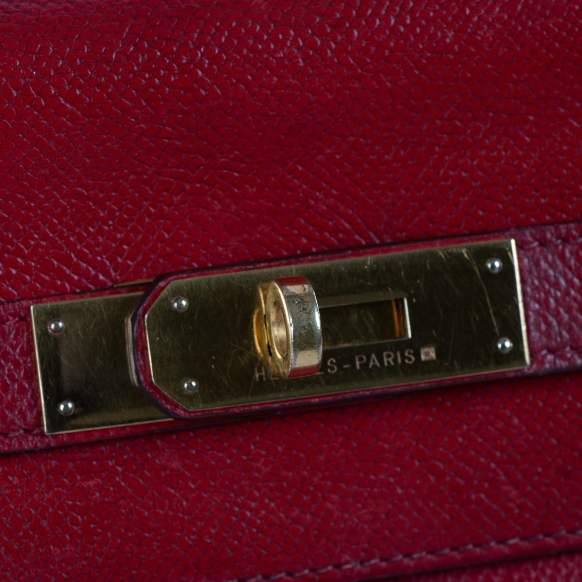 Buy authentic second hand vintage Hermès Kelly 32 Rouge Vif Courchevel on www.labellov.com
