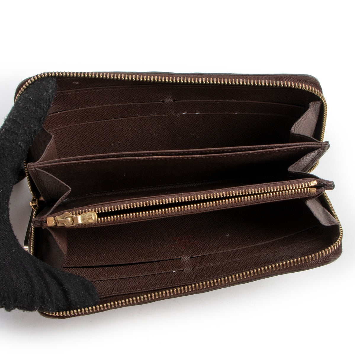 Second hand authentic luxury designer Louis Vuitton Zippy Wallet Damier Ebene Canvas at Labellov