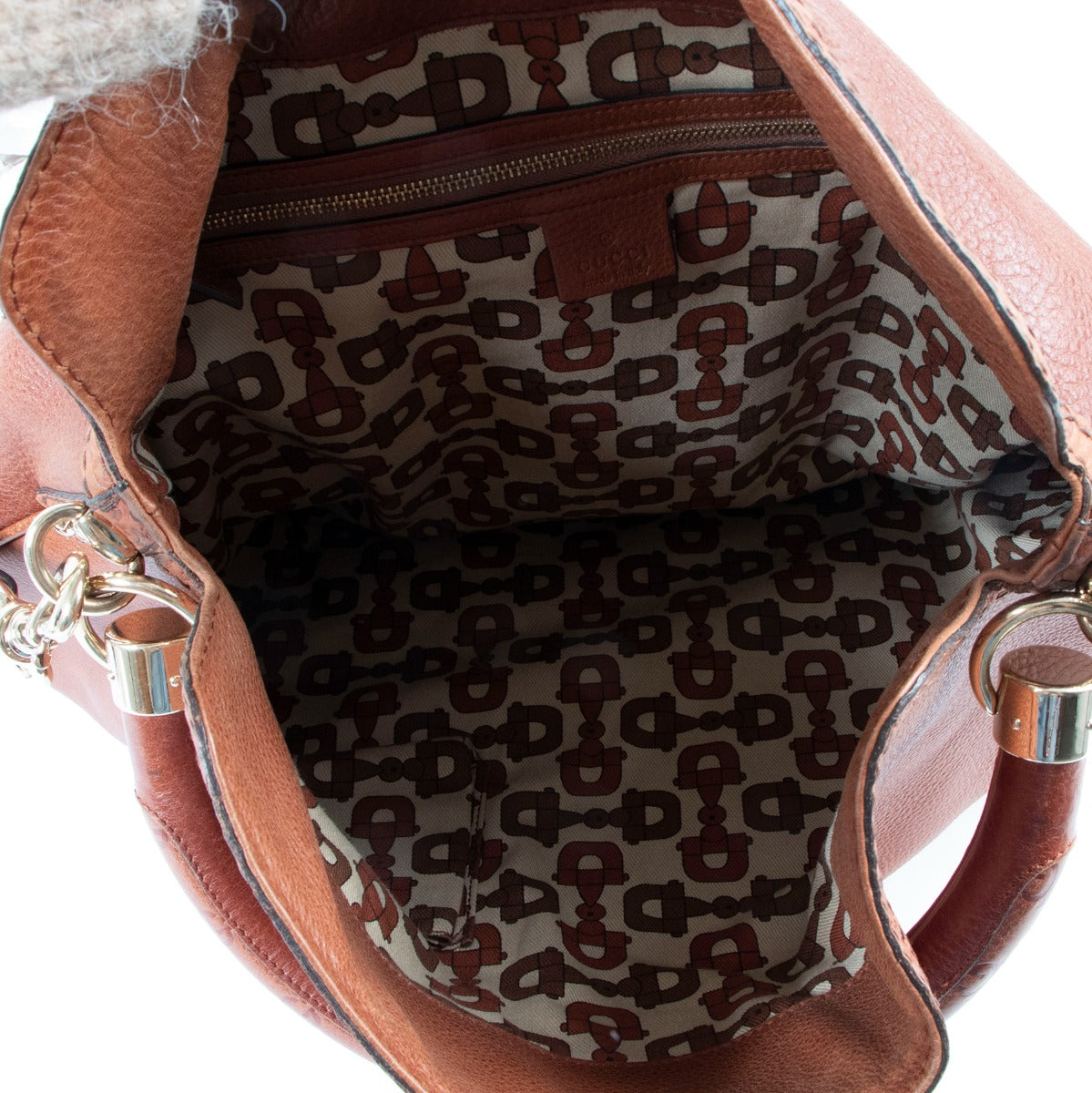 Buy online an autentic second hand Gucci Brown Babouska Indy Large Shoulder Bag in very good condition at Labellov in Antwerp.