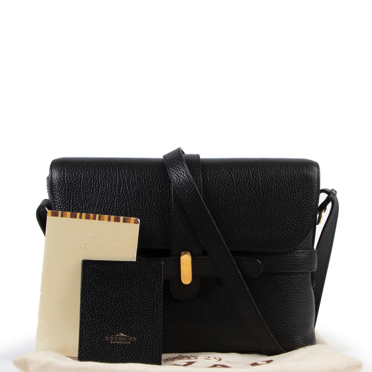 Buy online an authentic second hand Delvaux Simoun PM black leather crossbody bag in very good condition at Labellov in Antwerp.