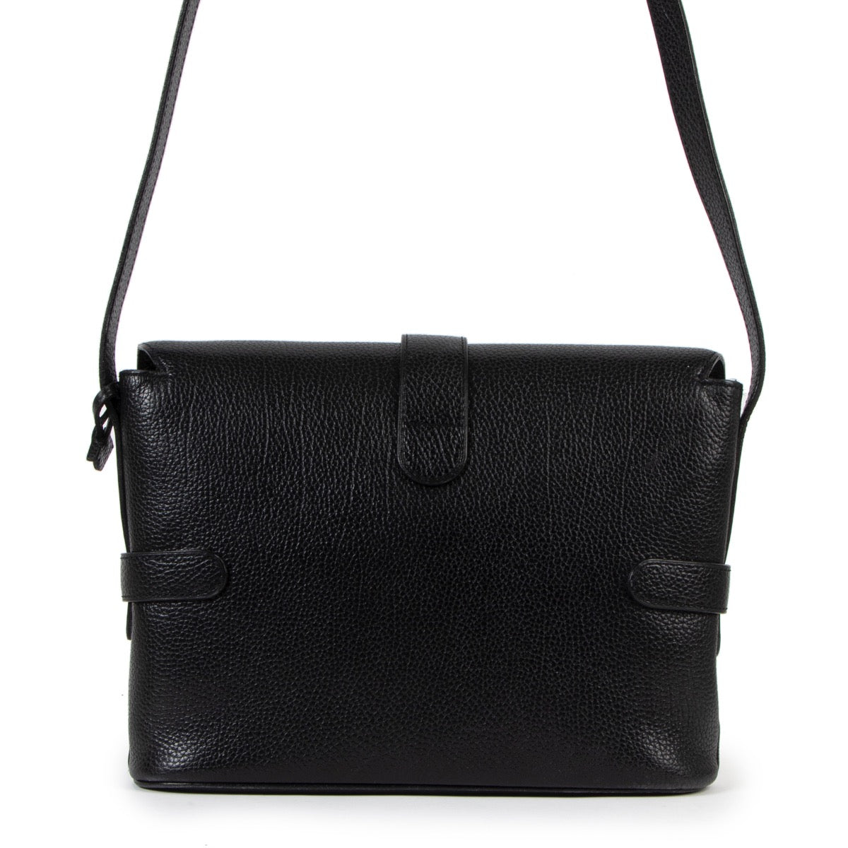 Buy online an authentic second hand Delvaux Simoun PM black leather crossbody bag in very good condition at Labellov in Antwerp.