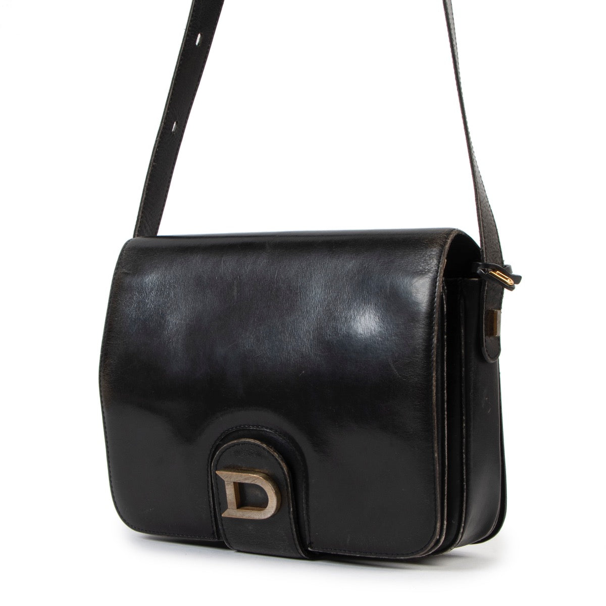 Buy online an authentic second hand Delvaux Black Vintage Heureux Crossbody in preloved condition at Labellov in Antwerp.