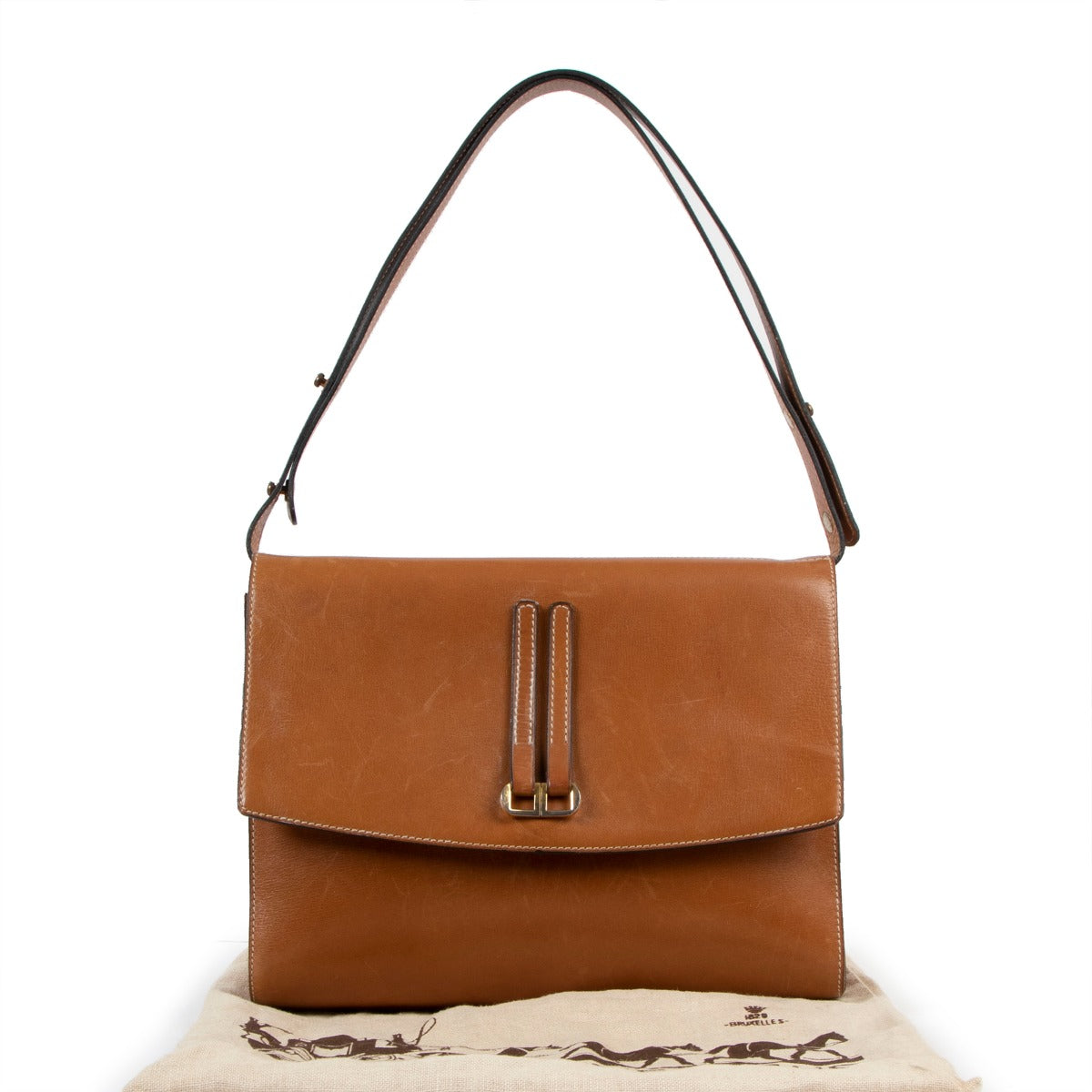Shop now your favorite 100% authentic Delvaux vintage bags, at Labellov.