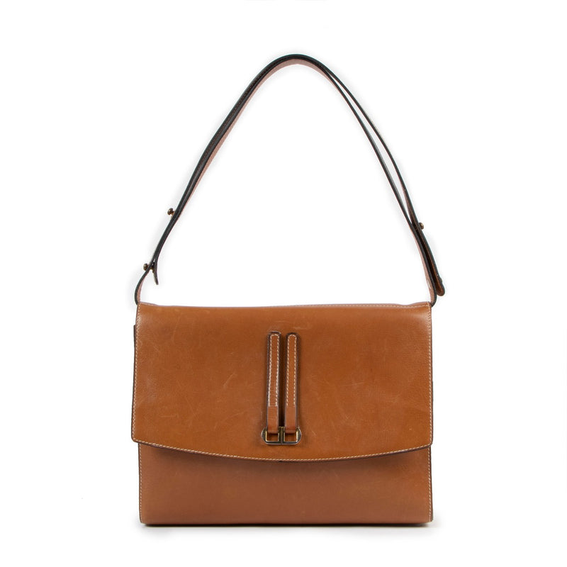 Shop now your favorite 100% authentic Delvaux vintage bags, at Labellov.