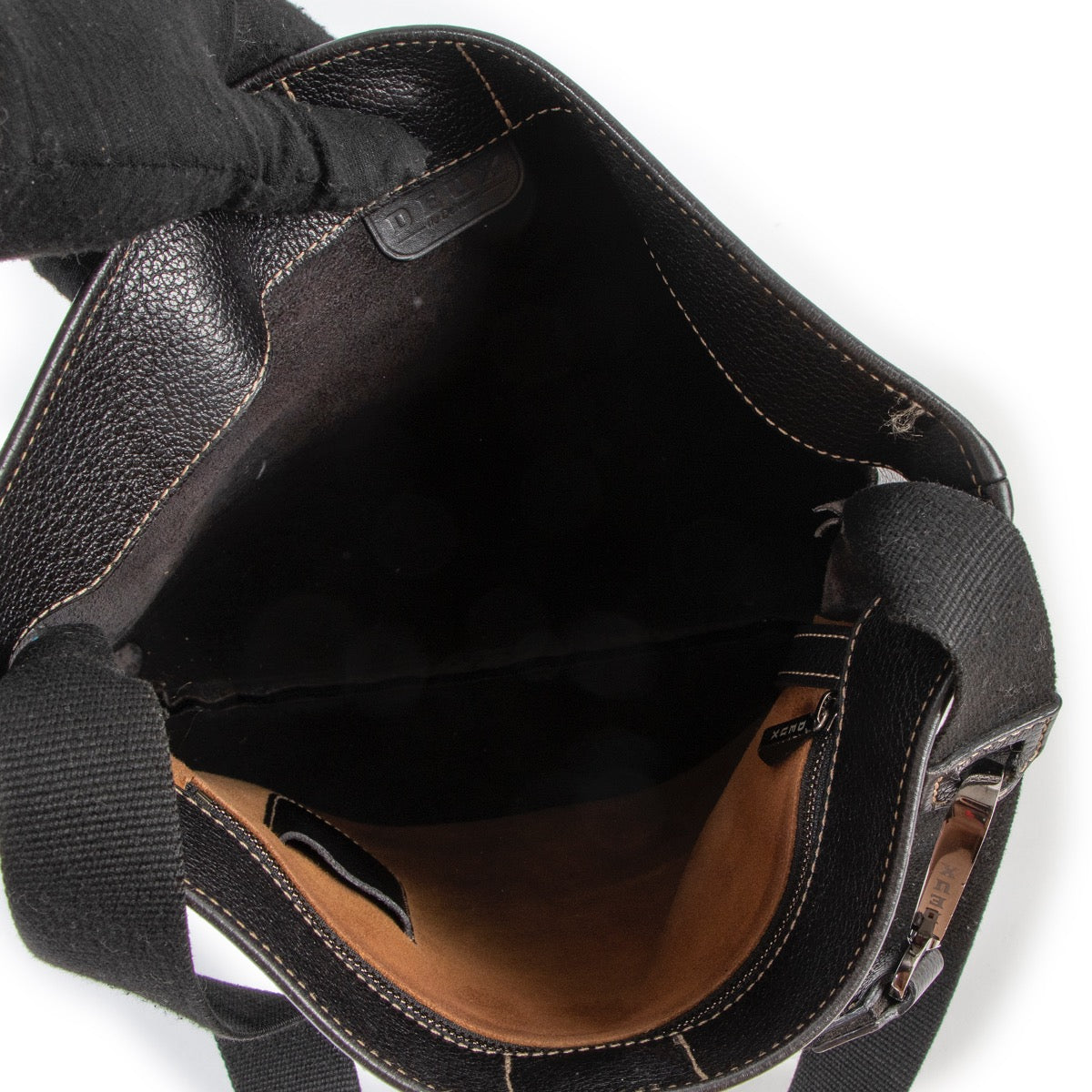 Shop safe online at Labellov in Antwerp this 100% authentic second hand Deux de Delvaux Black Messenger Bag
