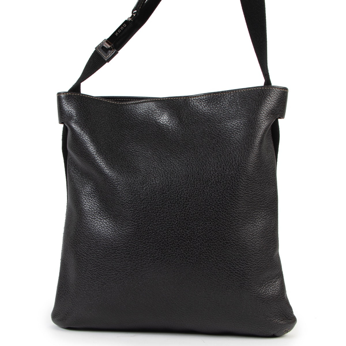 Shop safe online at Labellov in Antwerp this 100% authentic second hand Deux de Delvaux Black Messenger Bag