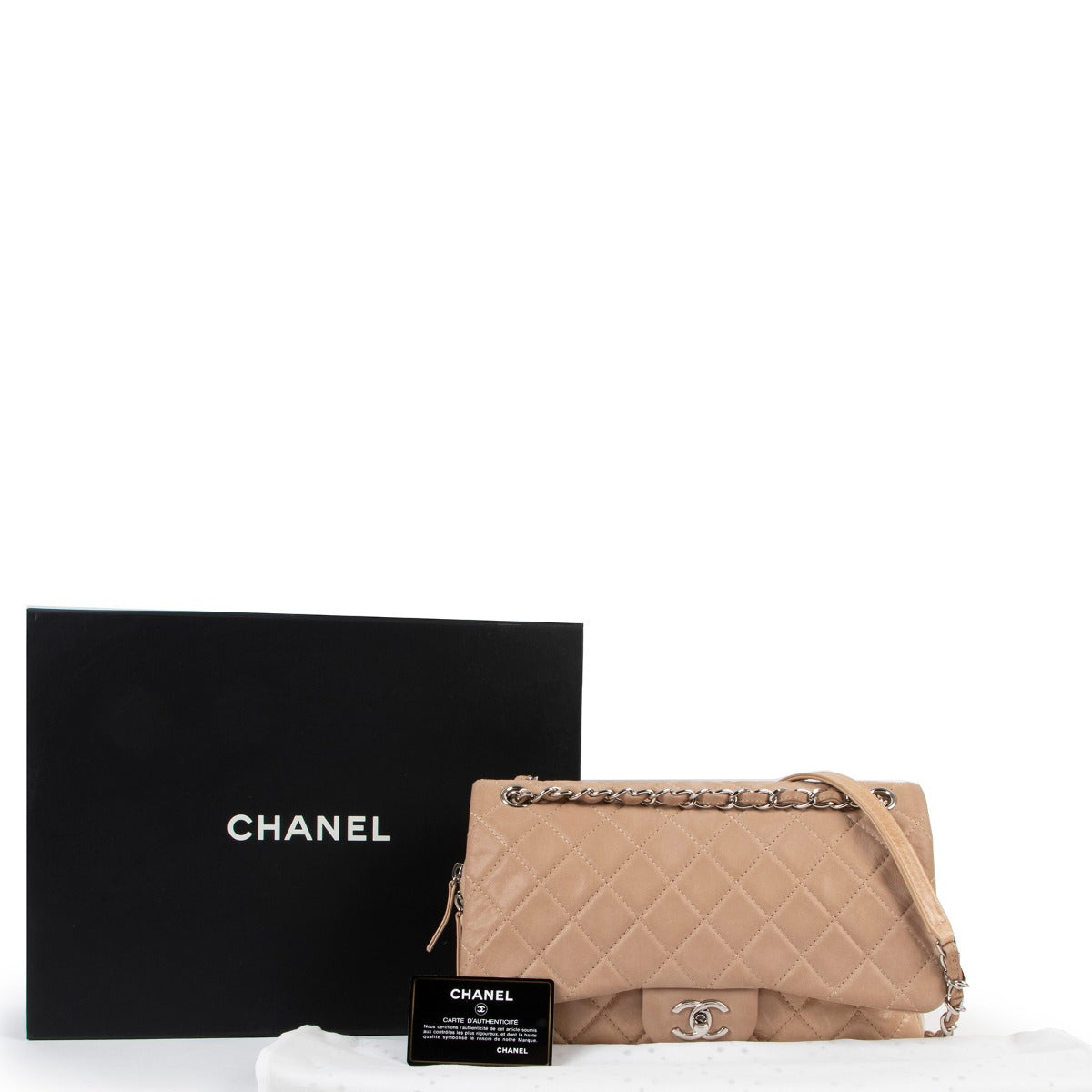 Second hand Chanel classic flap bag at Labellov