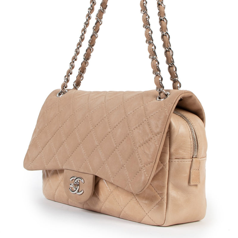Second hand authentic Chanel Beige Jumbo Classic Easy Flap Bag at Labellov