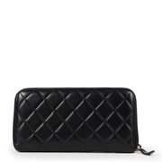Shop safe online at Labellov in Antwerp this 100% authentic second hand Chanel Large Classic Zippy Wallet