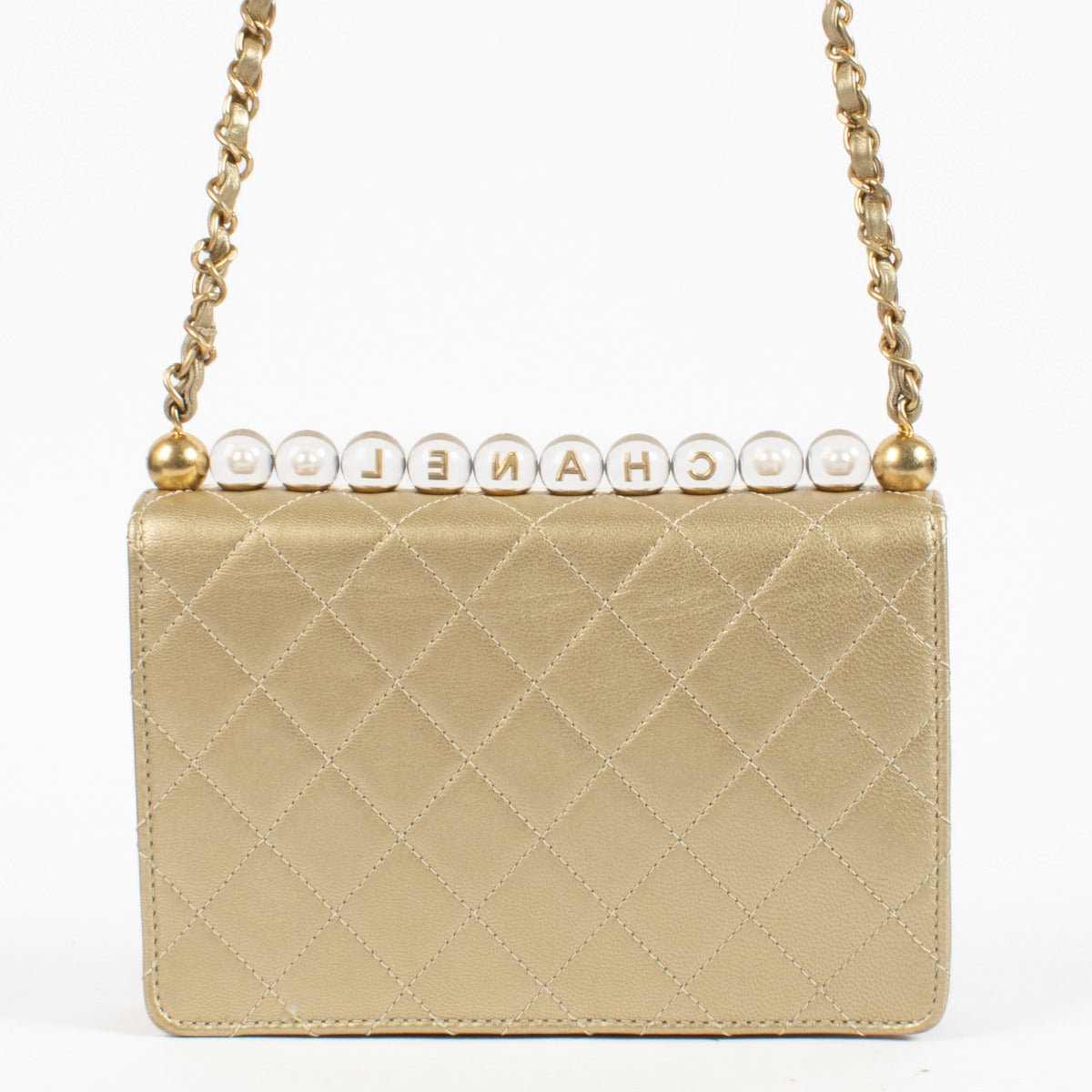 Chanel goud gewatteerd leer Small Chic Pearls Flap tas