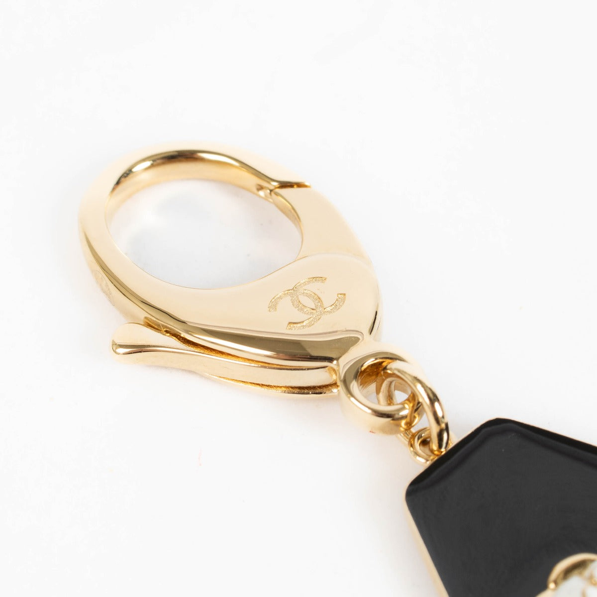 shop 100% authentic second hand Chanel Holiday 2025 Charm on Labellov.com