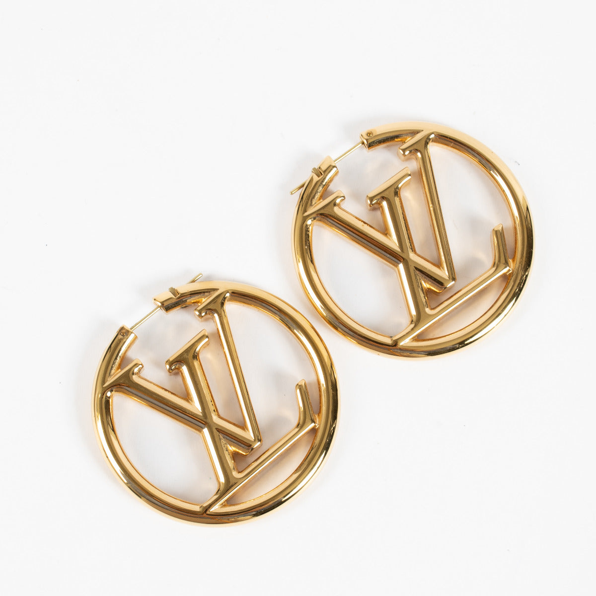 Louis Vuitton Louise Hoop Earrings for the best price at Labellov secondhand luxury in Antwerp and Knokke