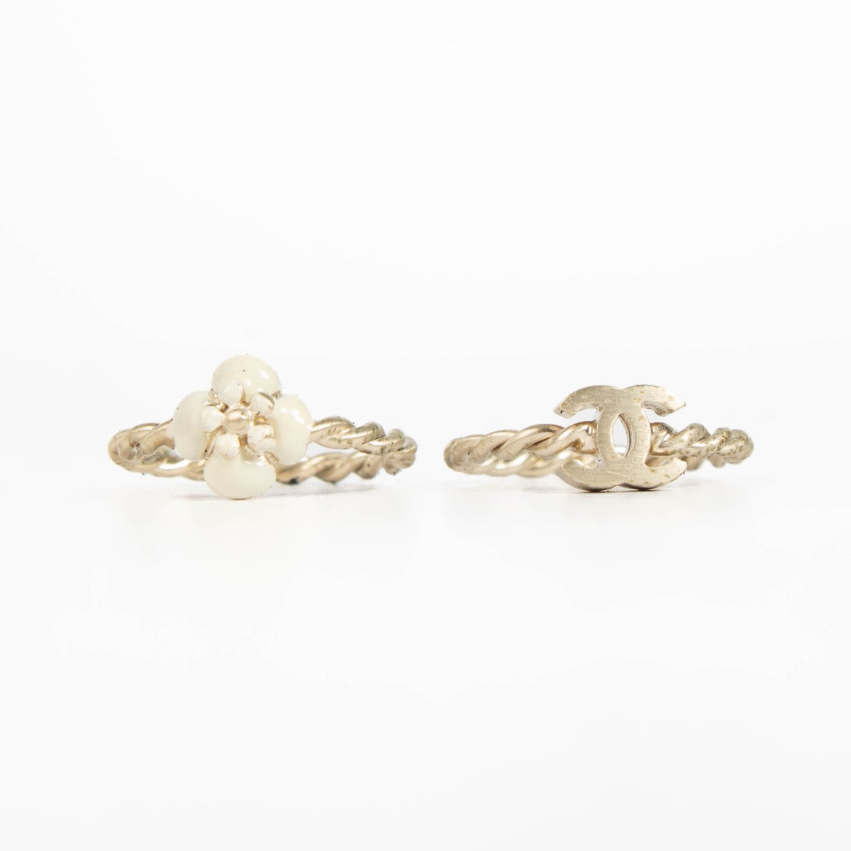 Authentic pre-loved Chanel Duo Silver Ring on Labellov.com