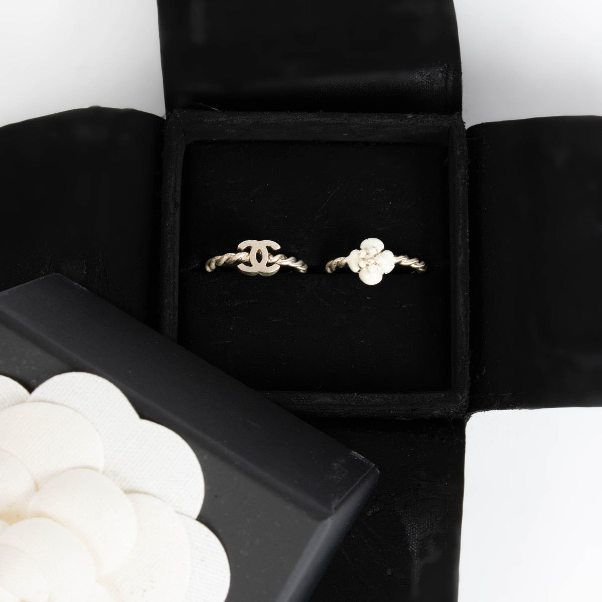Authentic pre-loved Chanel Duo Silver Ring on Labellov.com
