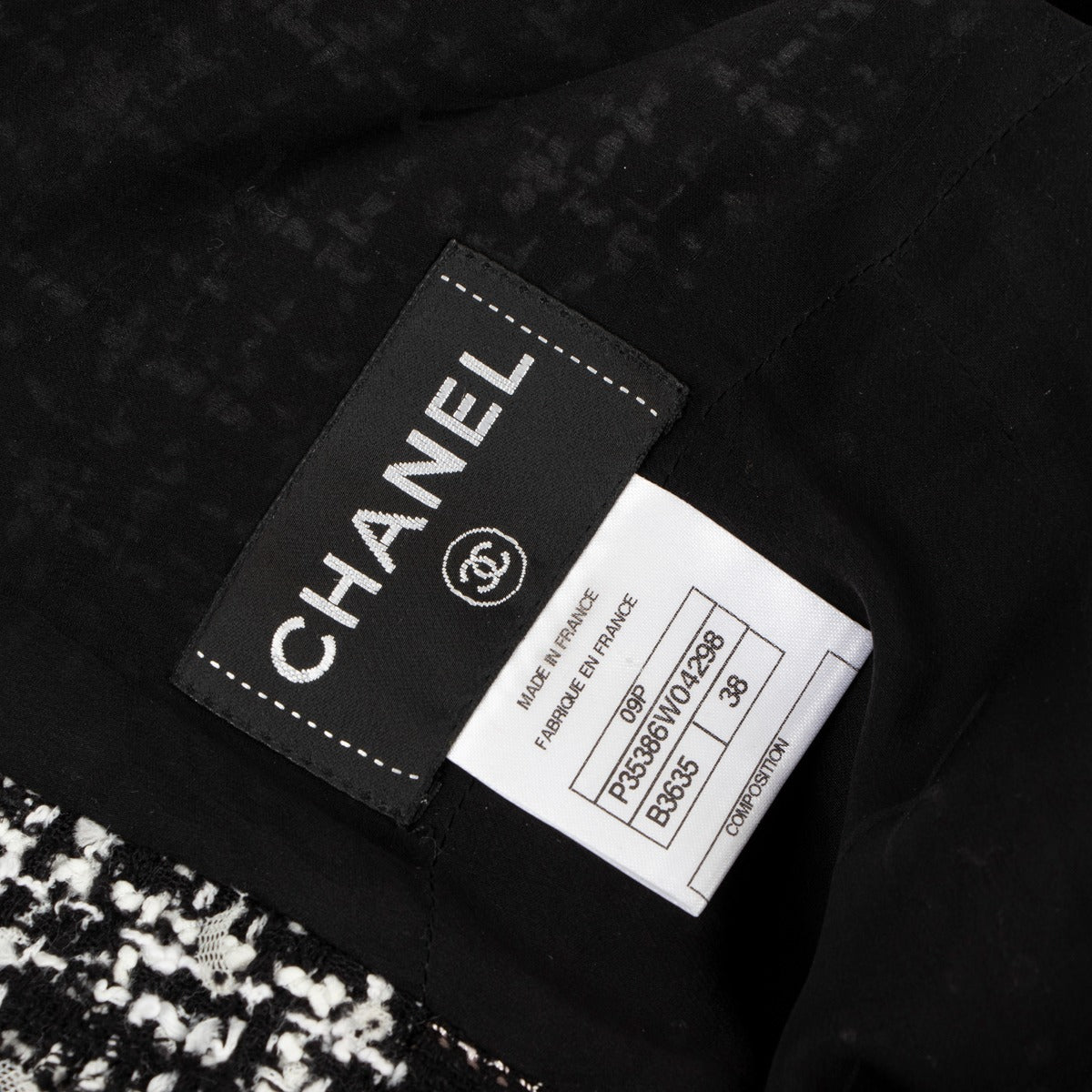 Second hand Chanel Spring 2009 Matrass Lamé Flower Tweed Dress P35386 at Labellov