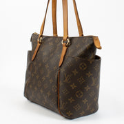 Louis Vuitton Monogram Shoulder bag