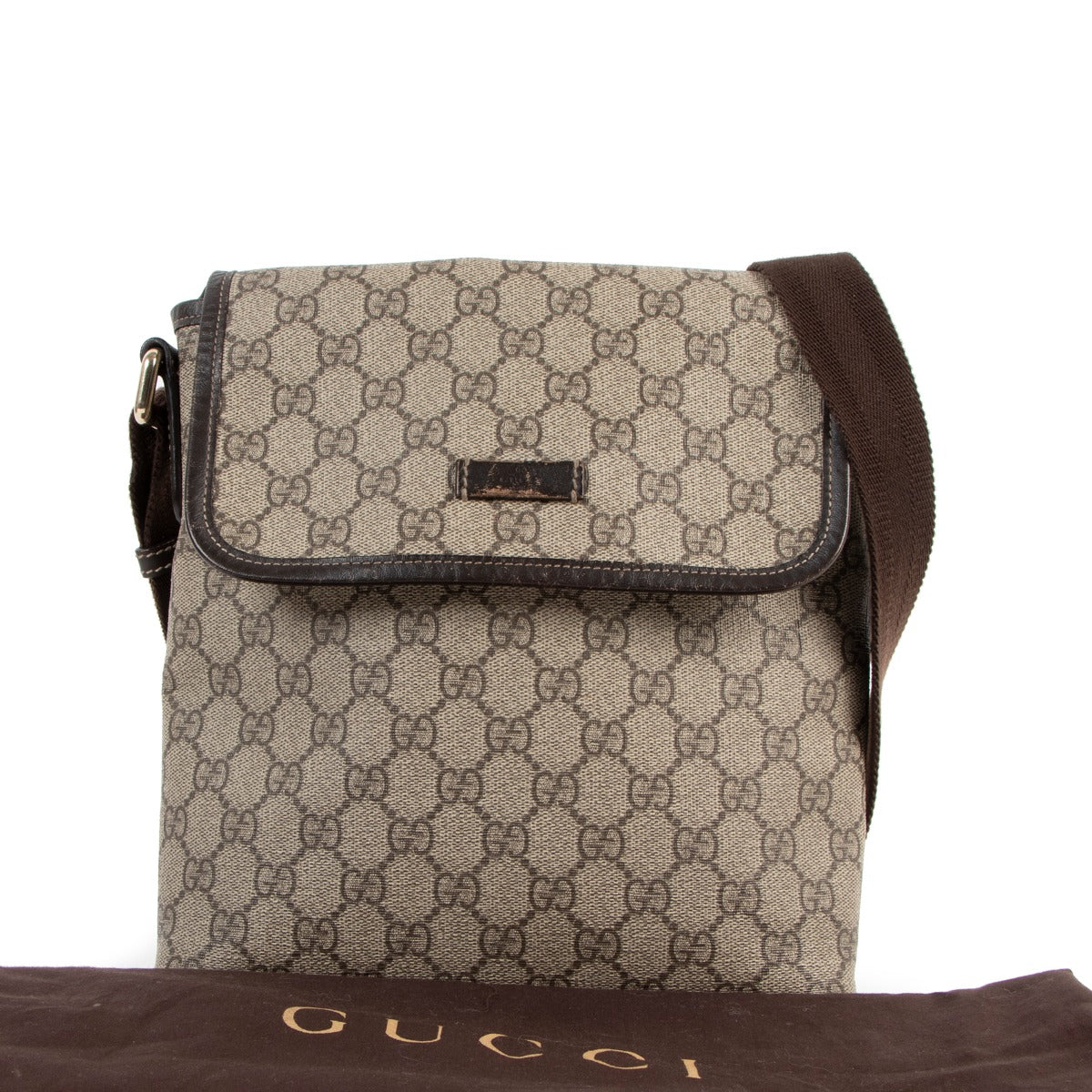 Buy online an authentic second hand Gucci GG Canvas Messenger Crossbody In good condition at Labellov in Antwerp.