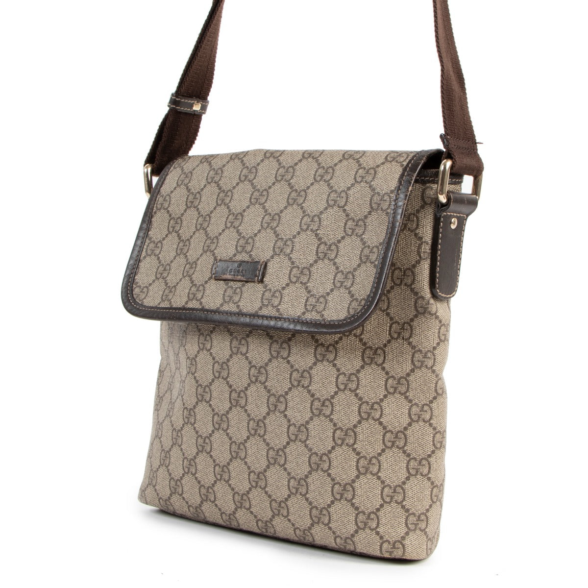 Buy online an authentic second hand Gucci GG Canvas Messenger Crossbody In good condition at Labellov in Antwerp.