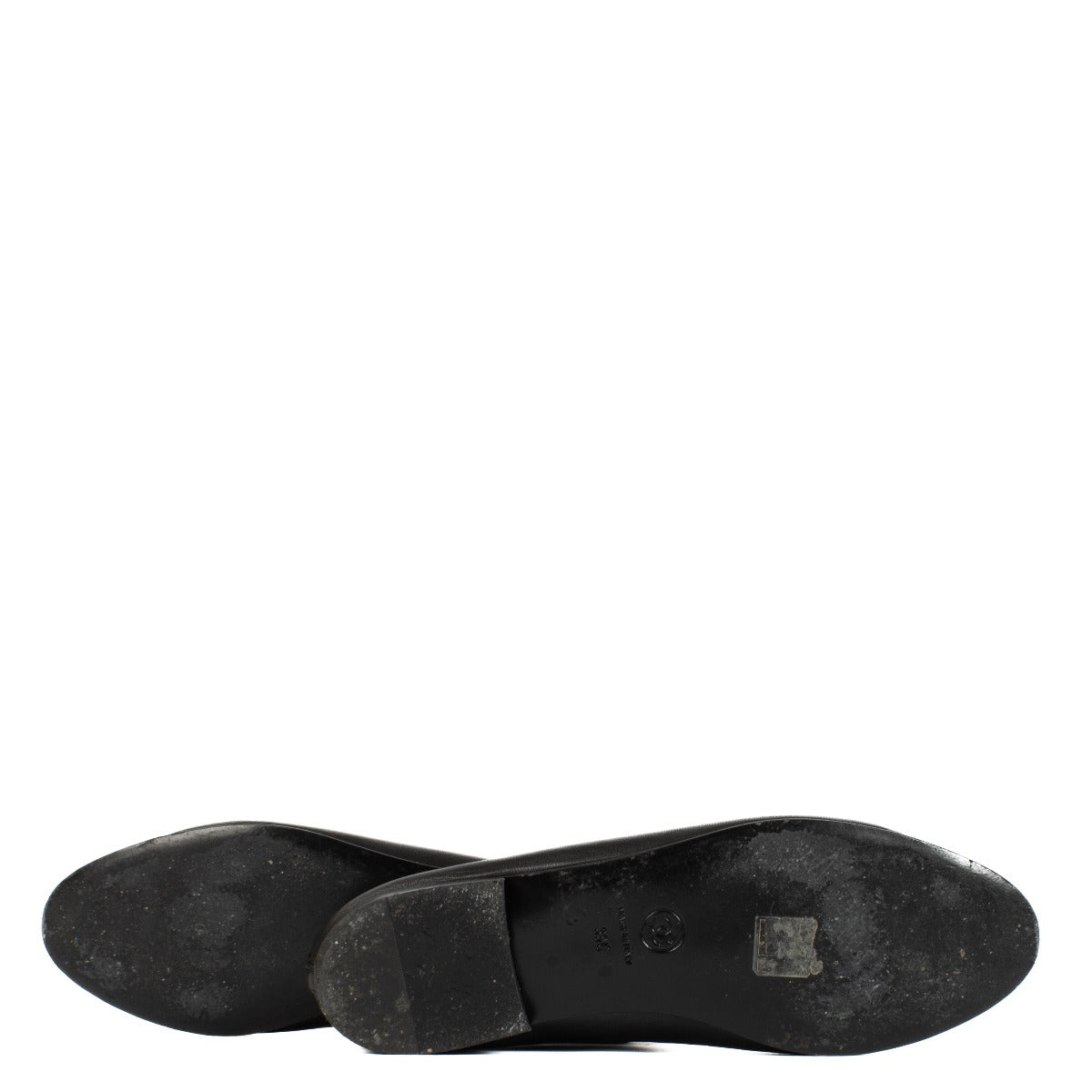 Shop safe online at Labellov in Antwerp, Brussels and Knokke this 100% authentic second hand