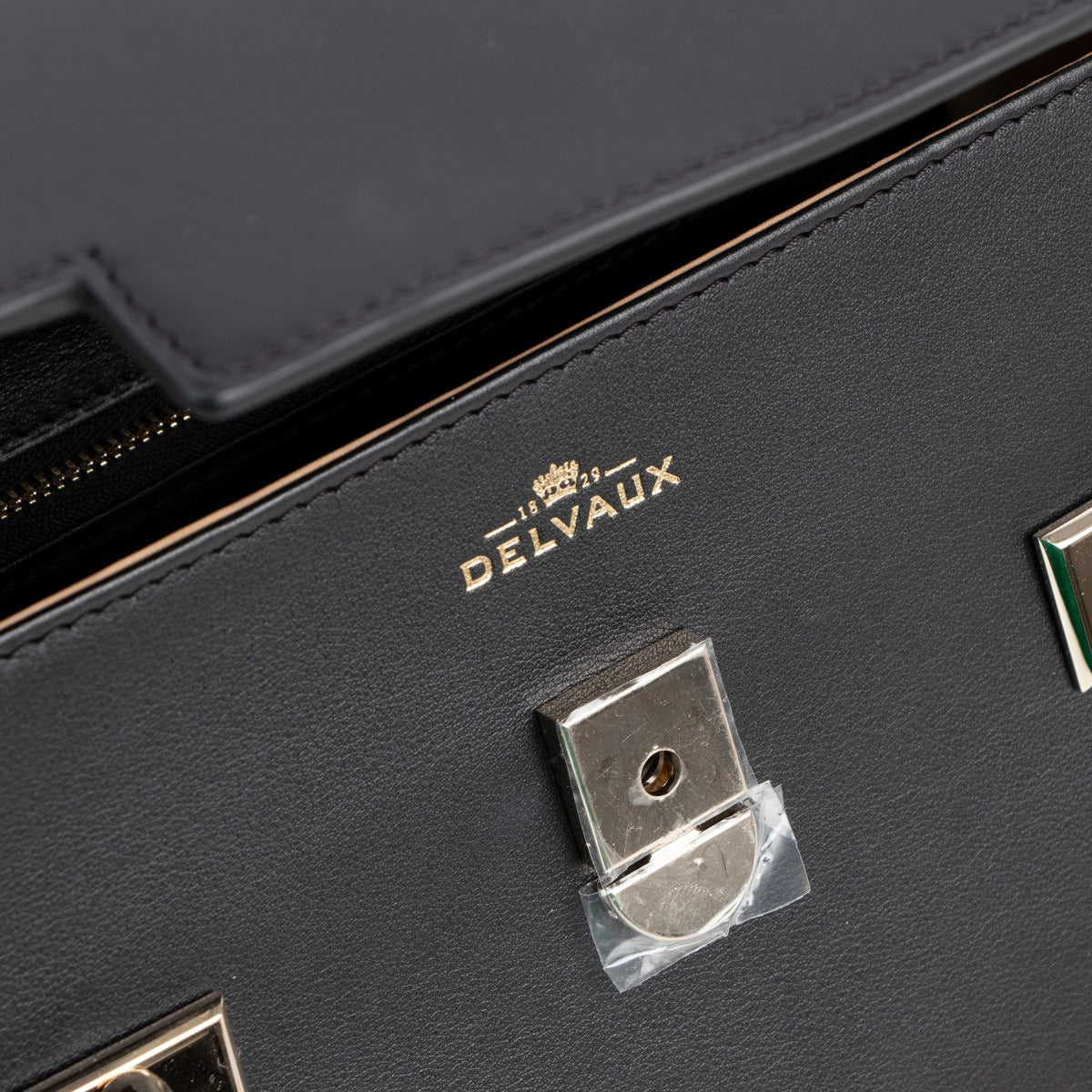 Delvaux Tempête MM Black Supple Calf